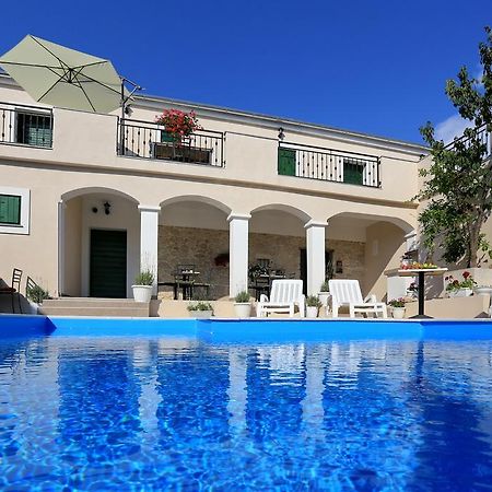 Didovi Dvori Apartment Бибине Стая снимка