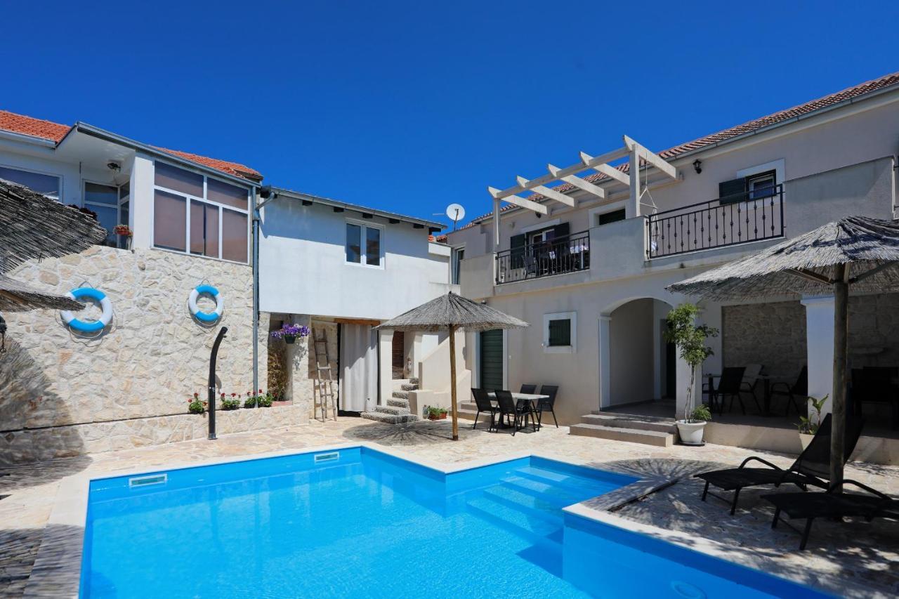 Didovi Dvori Apartment Бибине Екстериор снимка