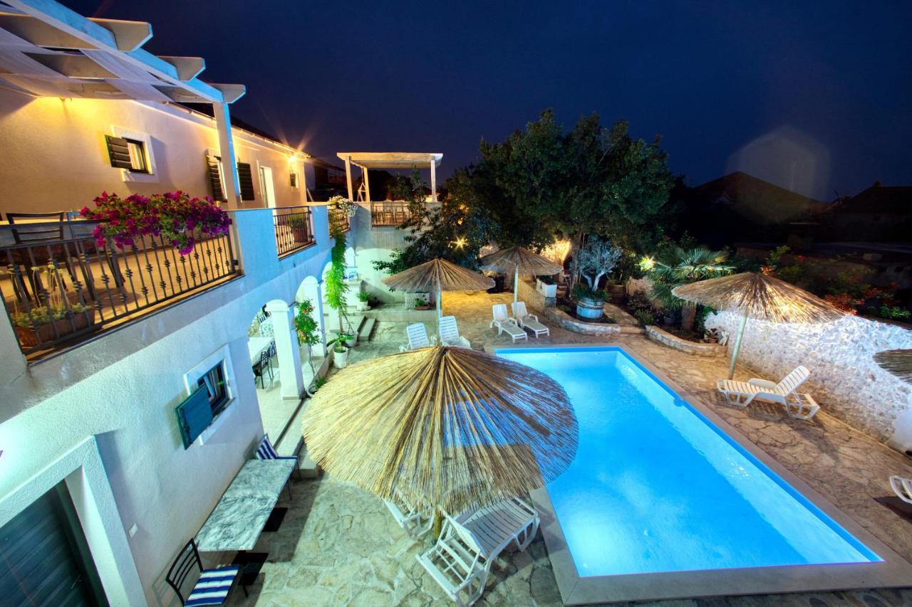 Didovi Dvori Apartment Бибине Екстериор снимка