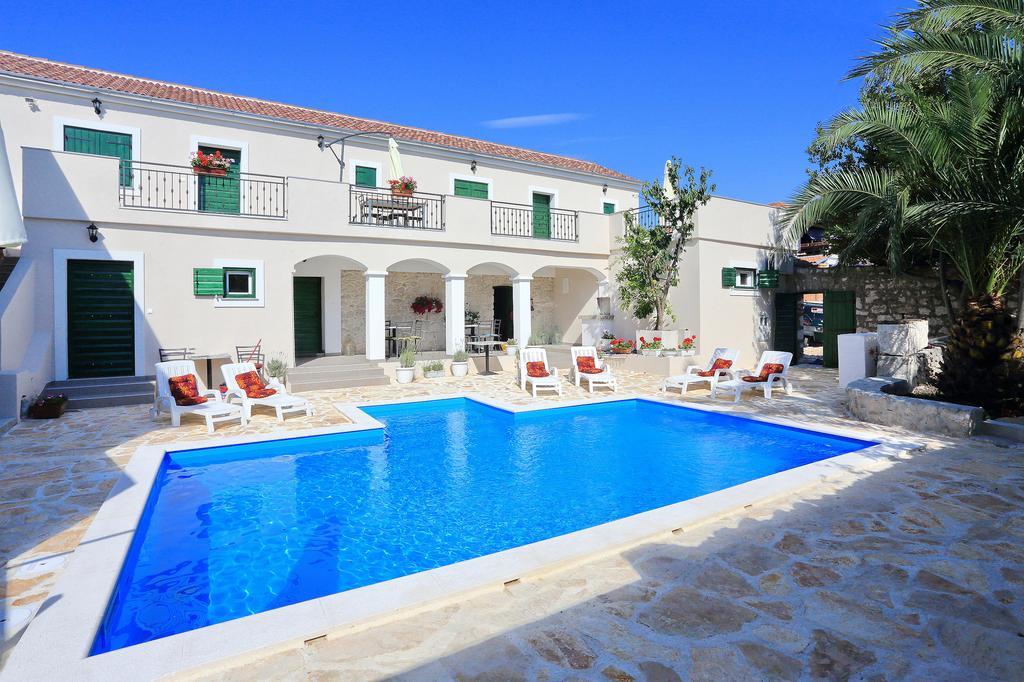 Didovi Dvori Apartment Бибине Екстериор снимка