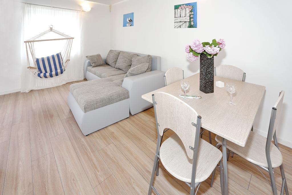 Didovi Dvori Apartment Бибине Стая снимка