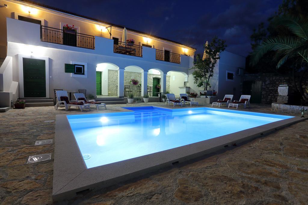 Didovi Dvori Apartment Бибине Екстериор снимка